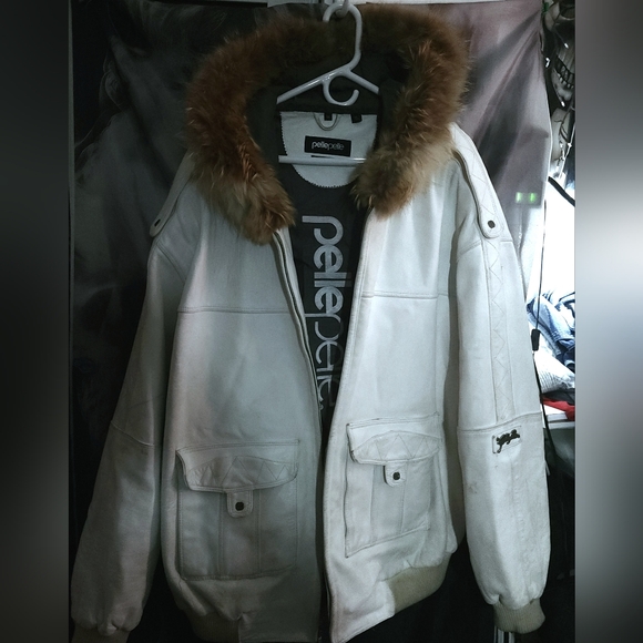 Rare Pelle Pelle Leather Jacket With Genuine Coyote For Hood In Brand New Condi